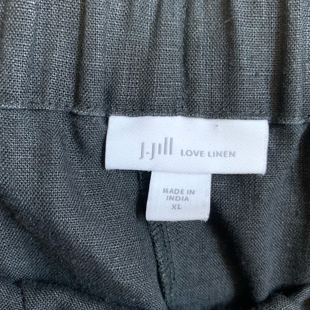 J. Jill linen ruffle pull on shorts - Picture 4 of 4